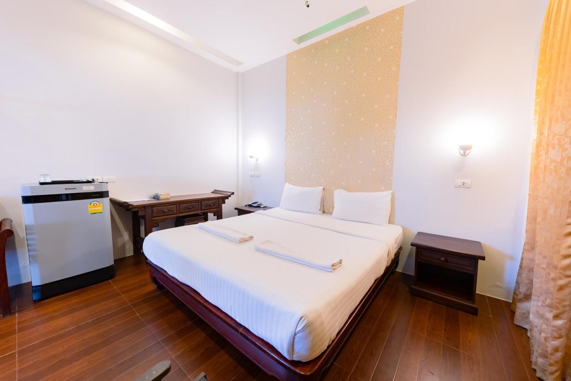 Sleep Hotel - Sha Certified Сураттхани Экстерьер фото