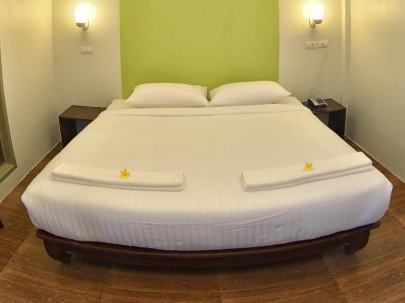 Sleep Hotel - Sha Certified Сураттхани Экстерьер фото